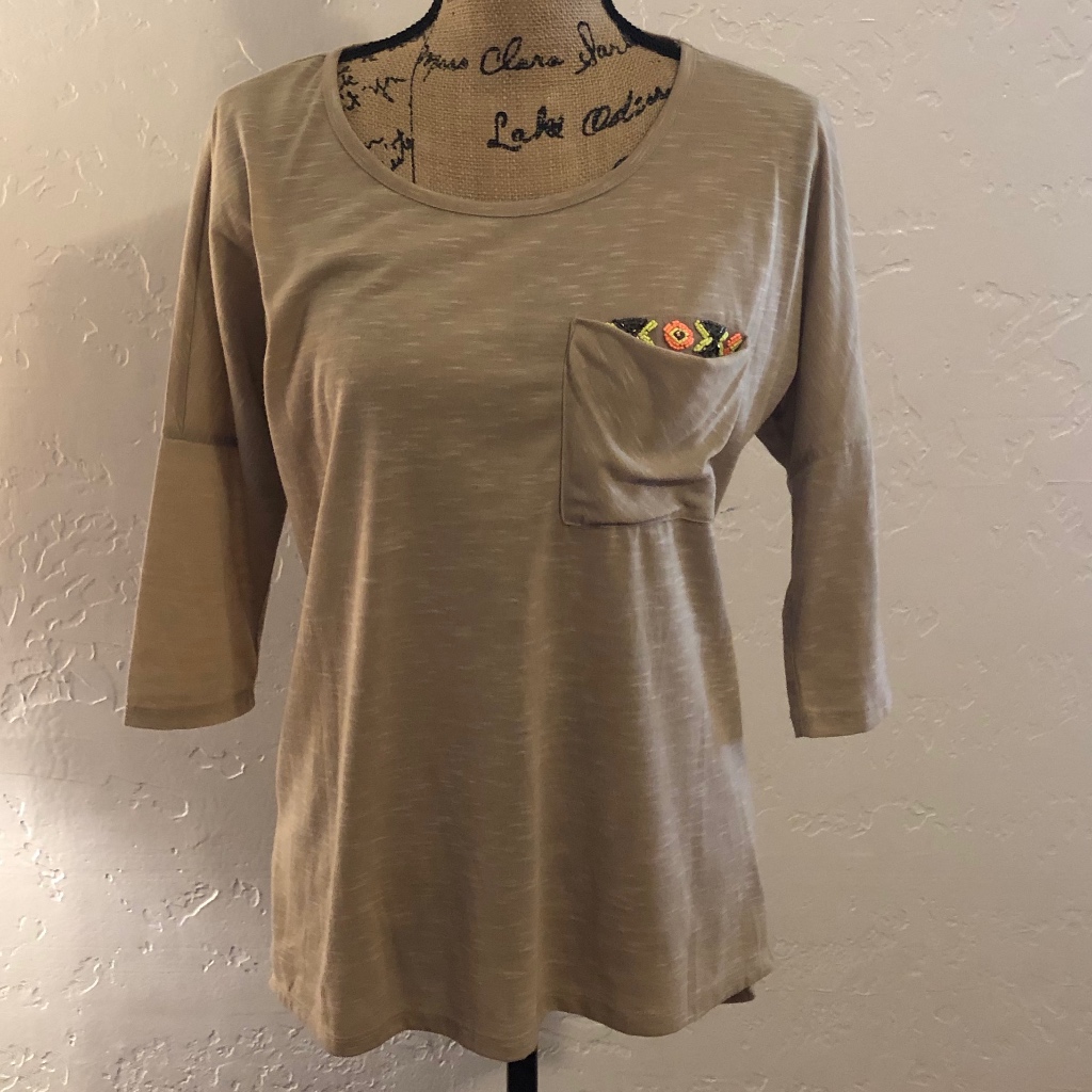 Eyeshadow Bracelet Sleeve Blouse, Size Small